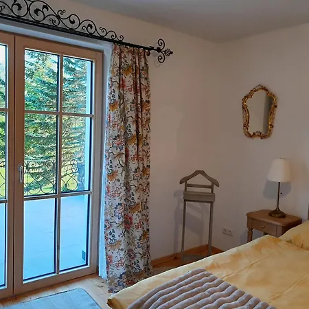 Haus Lemmerer 아파트 *